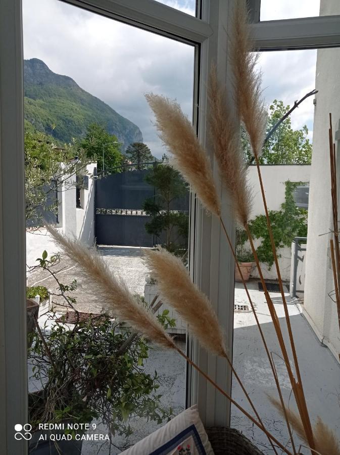 Villa Le Lac Cottage Au Bord Du Lac D'Annecy - Chambre Chez L'Habitant - Les Terrasses Du Lac Veyrier-du-Lac Exteriör bild