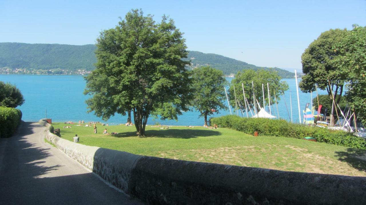 Villa Le Lac Cottage Au Bord Du Lac D'Annecy - Chambre Chez L'Habitant - Les Terrasses Du Lac Veyrier-du-Lac Exteriör bild